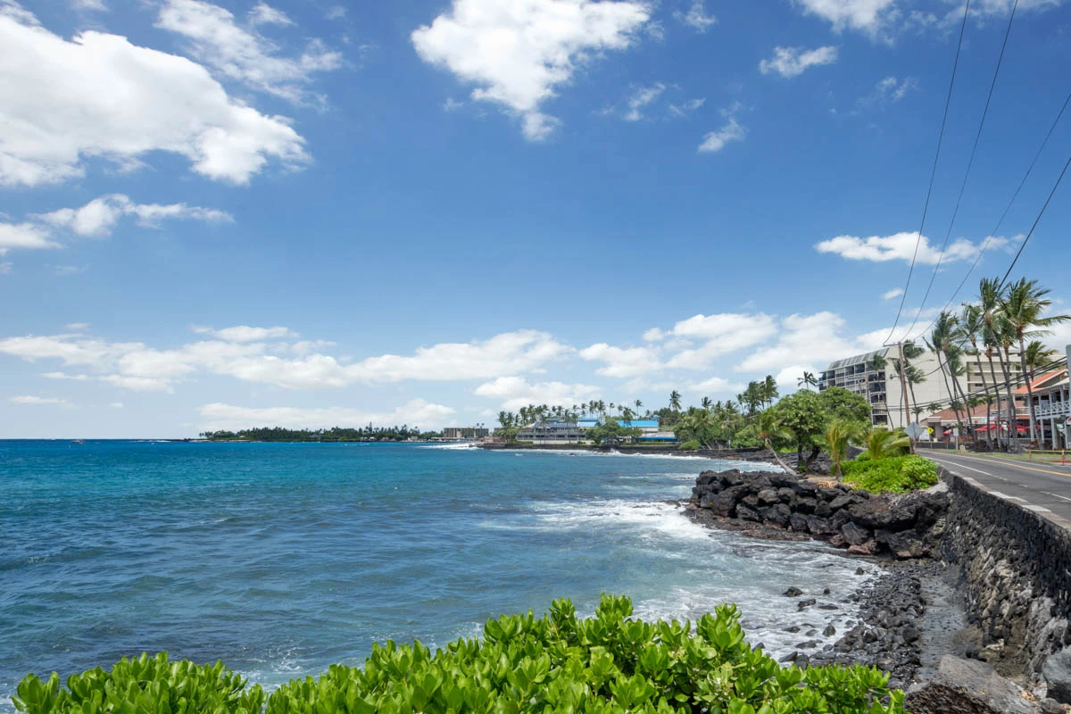 coldwell-banker-island-vacations-hawaii-big-island-lunapule-kona-vacation-rentals-complex-big-island-lunapule-condos-205-banner